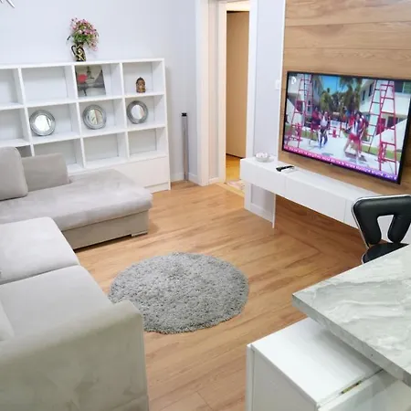 Center Niko 04 Appartement *