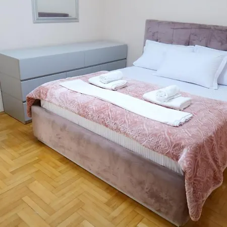 Appartement Center Niko 04 *