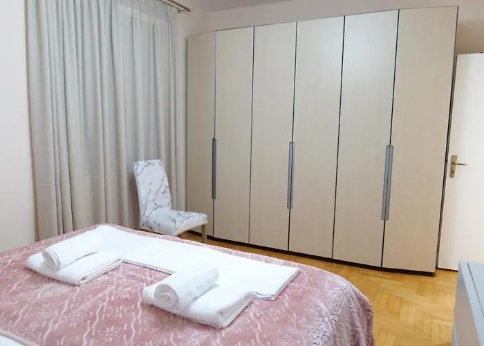 Center Niko 04 * טיראנה